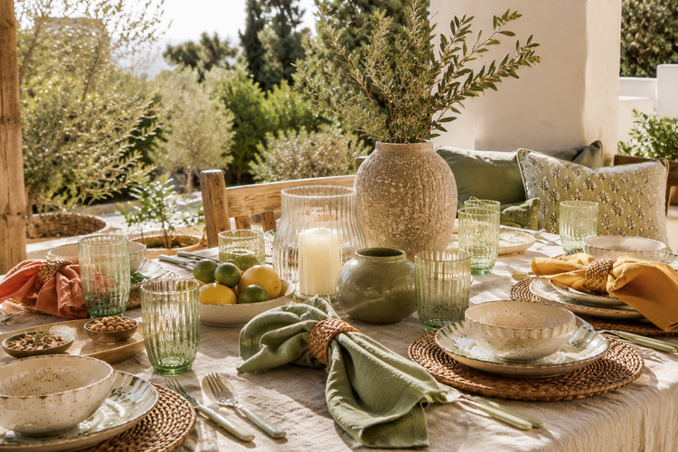 Outdoor Living and Dinning