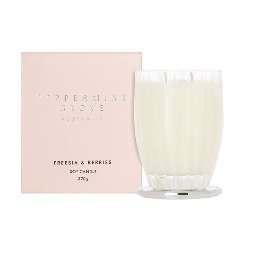 Freesia & Berries Soy Candle 370g