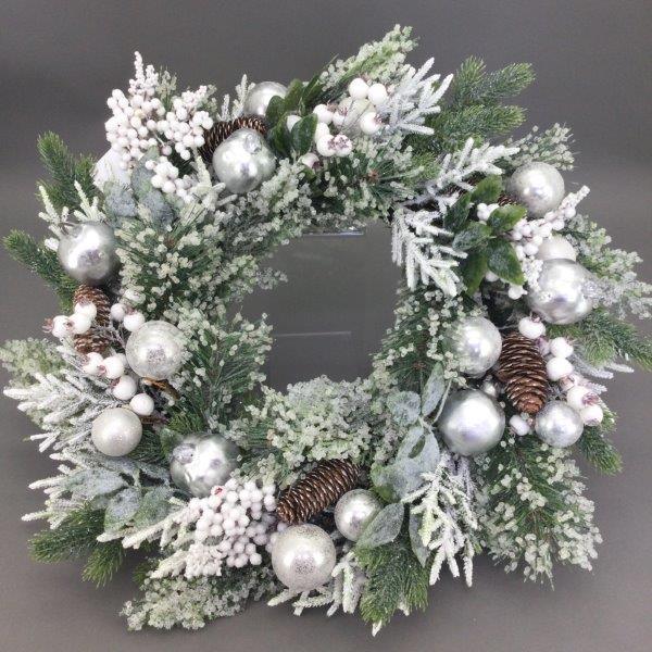 Pinecone And Pearl Silver Wreath 55cm - Ginja B
